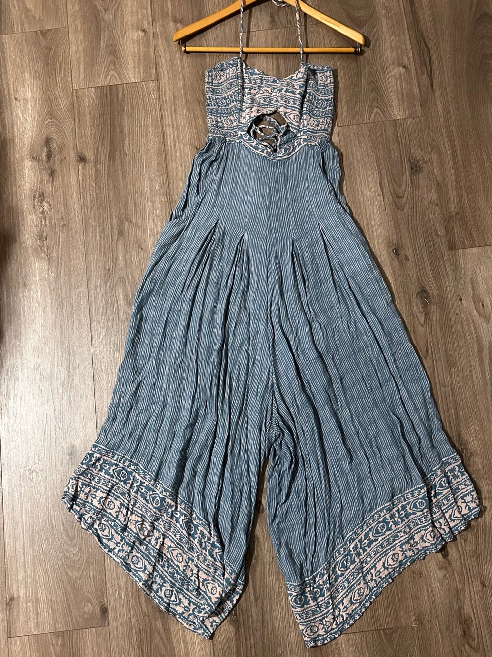 Free People Crystal Bay Jumpsuit Wide Leg Open Tied Halter Patterned BOHO - Picture 5 of 12